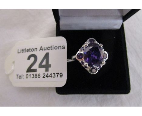 Amethyst set silver ring