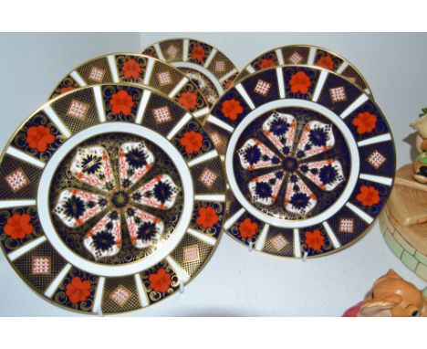 A set of five Royal Crown Derby 1128 Imari plates, 21.5cm diameter, first quality, printed marks (5)