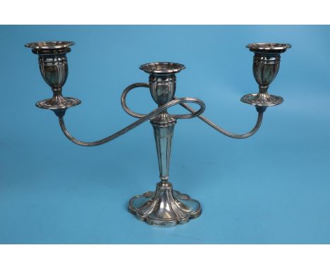 Hallmarked silver 3 branch candelabra - Approx gross weight 803g &amp; H: 24cm