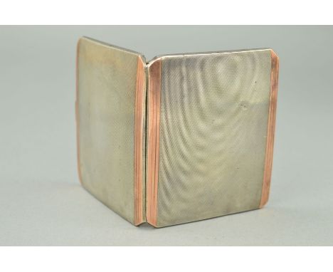 AN EARLY TO MID 20TH CENTURY SILVER AND ROSE INLAID GOLD CIGARETTE CASE, engine turned decoration flanked by rose gold edges,