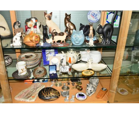 A COLLECTION OF ORNAMENTAL CATS to include cast iron, brass, paintings on marble and stone, collectors plates and a teapot et