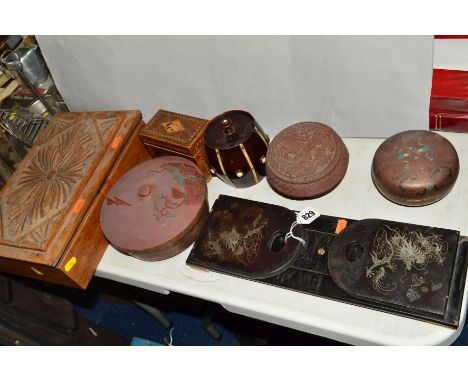 AN INLAID ORIENTAL BOOKSLIDE (fixed underneath), a treen barrel shaped tobacco jar with bone mounts, height 12cm (missing lin