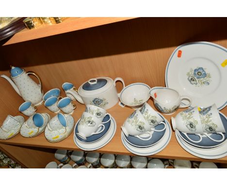 SUSIE COOPER 'GLEN MIST' TEA WARES, pattern C1035, to include teapot, sugar bowl, milk jug, cake plate, six cups, six saucers