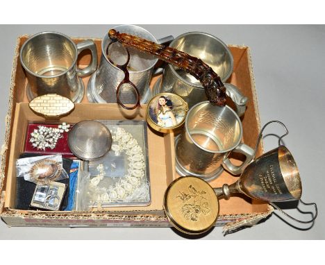 A SMALL BOX OF JEWELLERY AND NOVELTIES to include a small EPNS trophy, four tankards, mainly pewter, a colourless pate brooch