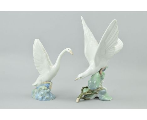 A LLADRO 'TURTLE DOVE' No4550, designed by Fulgencio Garcia, approximate height 28.5cm, together with a Nao Duck, approximate