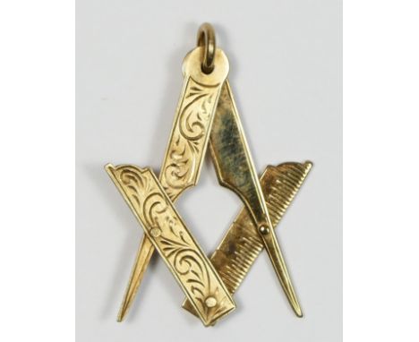 A 9ct gold articulated Masonic square and compass, Birmingham 1988, with engraved decoration, 38 x 38mm open, length 42mm clo