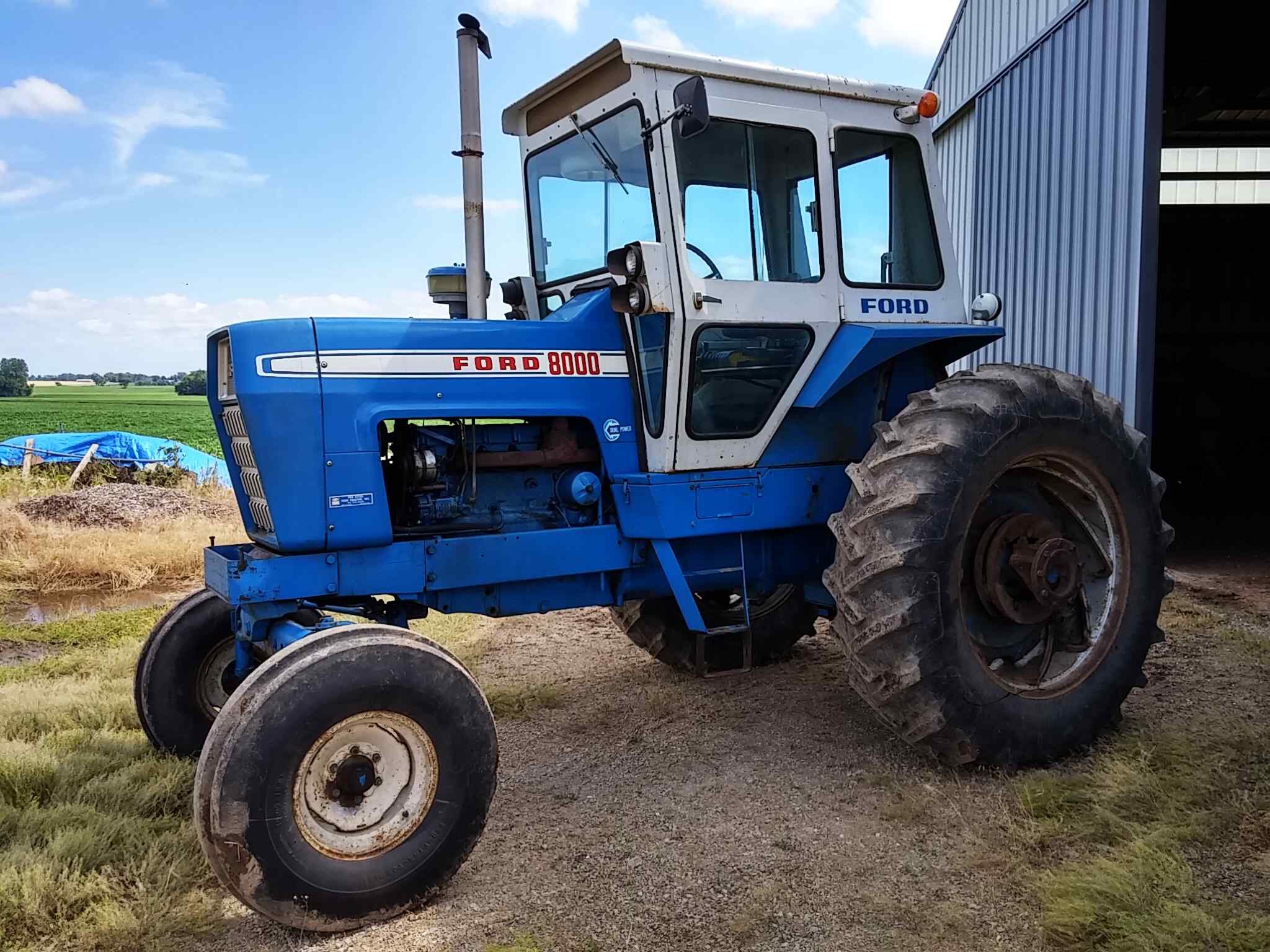 Ford 8000 Tractor w cab 4067 hours