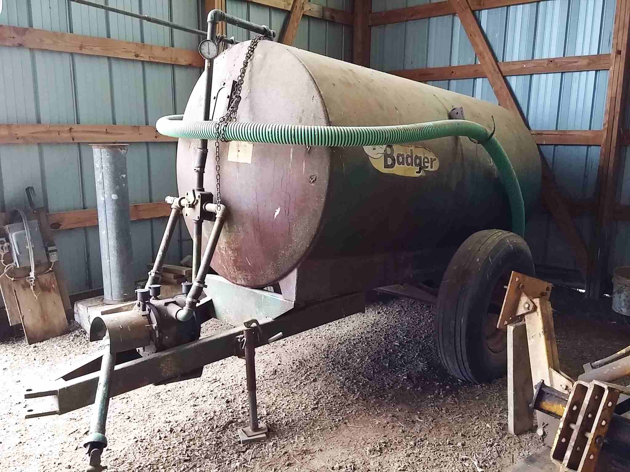 Badger Manure Tank w/ Suction Pump