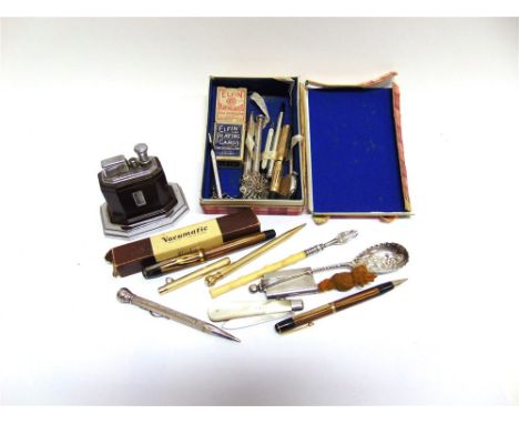 ASSORTED COLLECTABLES comprising a Ronson touch-tip table lighter; silver and other propelling pencils; a 'Wearever' fountain