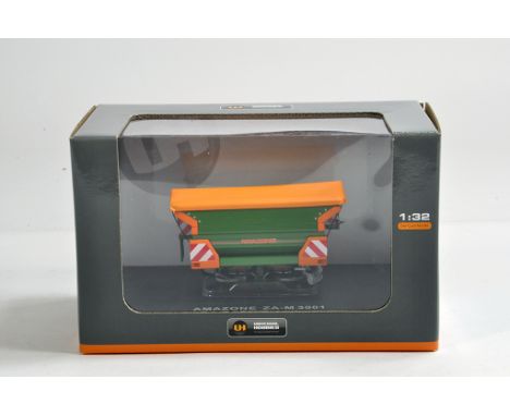 Universal Hobbies 1/32 Amazone Spreader. M in Box.