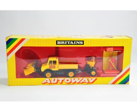 Britains Farm 1/32 No 9884 Autoway Mercedes Unimog with Snowplough and Spreader Set. M in E Box.