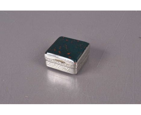 A 19th century bloodstone agate snuff box, with silver coloured mounts with brightcut decoration and bloodstone agate panels 
