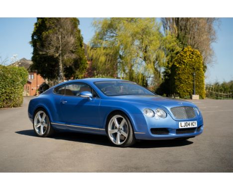 An exceptional low-mileage Continental GT finished in a fabulous colour and trim combination.  As the Millennium dawned, the 