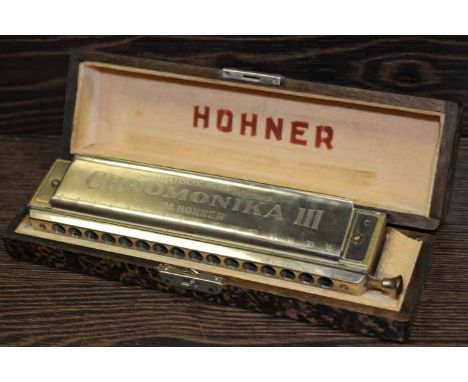 HOHNER CHROMONIKA III HARMONICA
box 21cm long