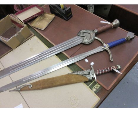 Group of three various Lord of the Rings swords including Sting CONDITION REPORT They are made of metal.