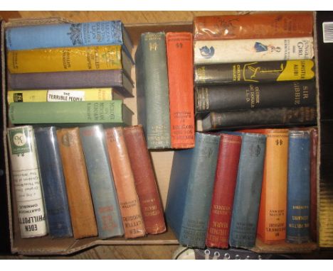 Small group of books on crime fiction of the 1920's / 30's including Agatha Christie, Bram Stoker, R. Austen Freeman, Arthur 
