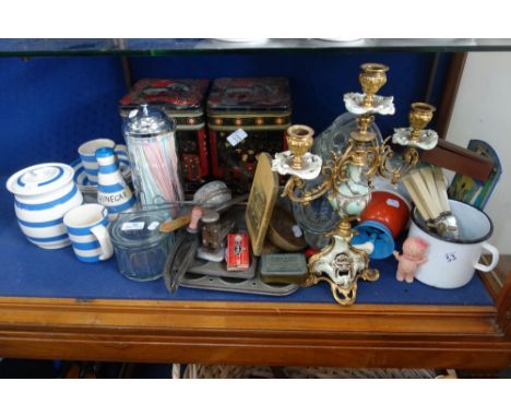 A COLLECTION OF VINTAGE TOY SPADES, kitchenalia and sundries
