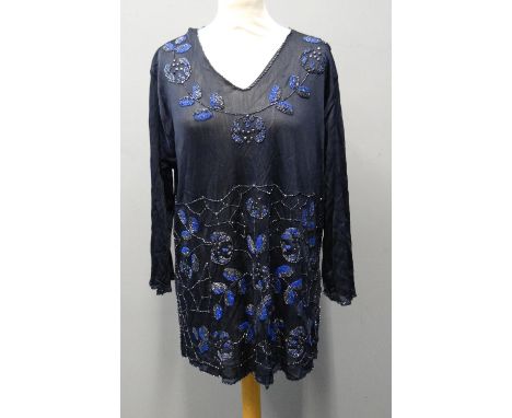 Knitted vintage Art Deco design probably 1920's top with sequin floral and geometric detail. (B.P. 21% + VAT) 