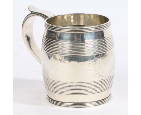 A George IV silver mug, Exeter 1822, maker William Welch II, of barrel form with reeded banded decoration and angular handle,
