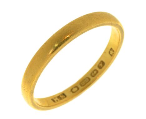 A 22CT GOLD WEDDING RING, BIRMINGHAM 1923, 5G, SIZE R 