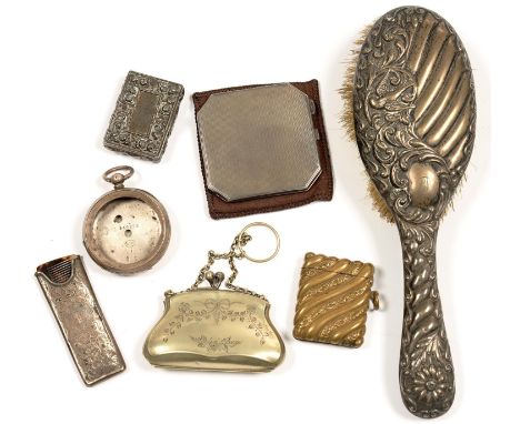 MISCELLANEOUS SILVER AND PLATED ARTICLES, TO INCLUDE A VICTORIAN SILVER COMB HOLDER, 7.5 CM L, BIRMINGHAM 1895, A GEORGE VI S