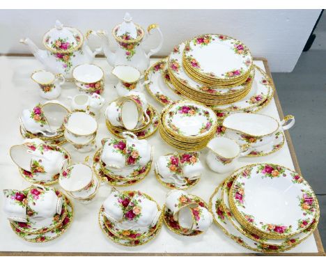A ROYAL ALBERT OLD COUNTRY ROSES PATTERN DINNER AND TEA SERVICE, ETC, PRINTED MARK (SCRATCHED ON SEVERAL) 