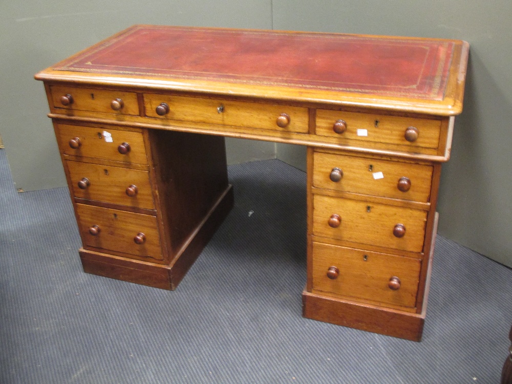 A Victorian mahogany twin pedestal desk, 75 x 122 x 60cm in Cheffins