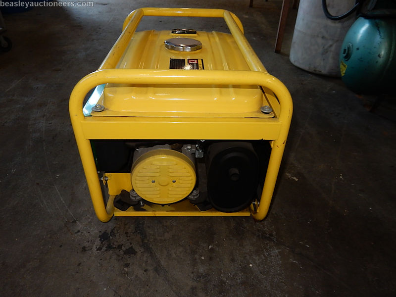 John Deere portable electric generator. Model 7000E. 7Kw, key start.