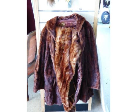 LADIES VINTAGE FUR CAPE & FUR WRAP