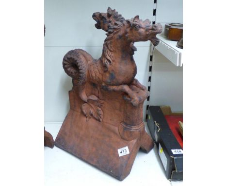HIPPOCAMPUS ANGLED ROOF TILE DECORATION / FINIAL