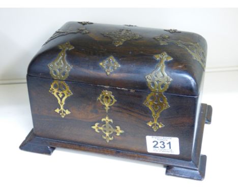 GEORGIAN TEA CADDY WITH BRASS MOUNTS, ONE COMPARTMENT LID MISSING