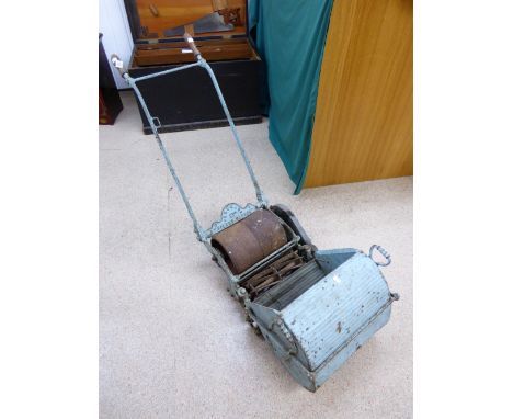 VINTAGE 'GREENS' 12" SILENS MESSOR LAWN MOWER