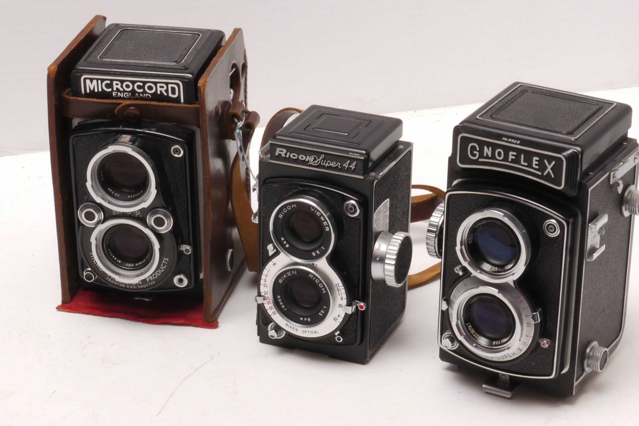 Twin Lens Reflex Cameras a Gnoflex, a Ricoh Super 44 with a Microcord (3)