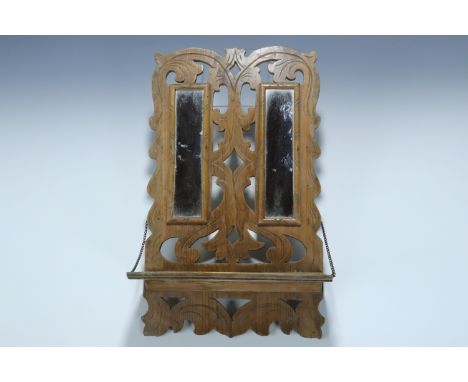 A Victorian mirror backed pine wall shelf, 40 x 24 cm