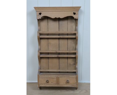 A Victorian style pine hanging spice rack, 72 x 39 x 10 cm 