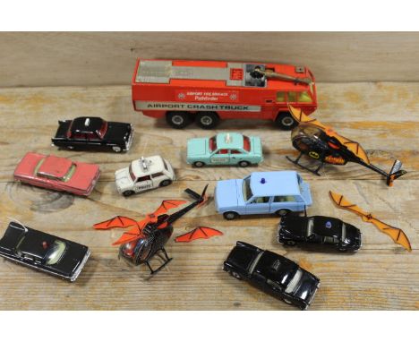 A TRAY CONTAINING 10 VINTAGE VEHICLES BY CORGI ETC