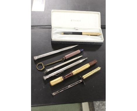 A BOX OF VINTAGE PENS AND PENCILS TO INCLUDE TWO SILVER EXAMPLES