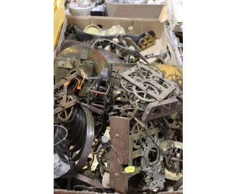 A TRAY OF ASSORTED CLOCK AND BAROMETER PARTS TOGETHER WITH A TRAY OF ASSORTED METAL WARE AND A WOODEN CARRY BOX ETC