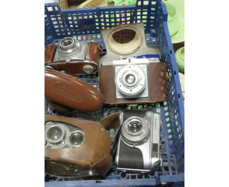 FOUR VINTAGE CAMERAS TO INCLUDE 1950s DIGNA, KODAK RETINETTE, ARETTE 1A AND BOX CAMERA