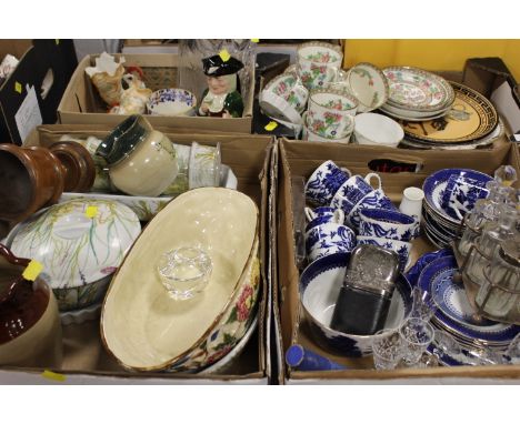 FOUR SMALL TRAYS OF ASSORTED CERAMICS, GLASS ETC TO INCLUDE BLUE AND WHITE CERAMICS AND A SILVER PLATED HIP FLASK 