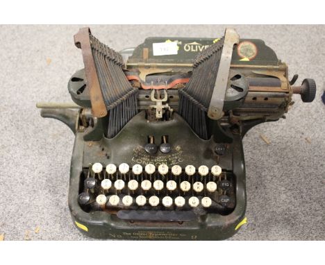 A VINTAGE | THE OLIVER| TYPEWRITER CO NUMBER 9 TYPEWRITER A/F 