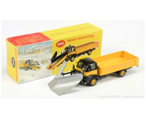 Dinky 958 Guy Warrior Snow Plough - black/yellow, yellow Supertoy hubs with black treaded tyres, silver snow plough, some sma