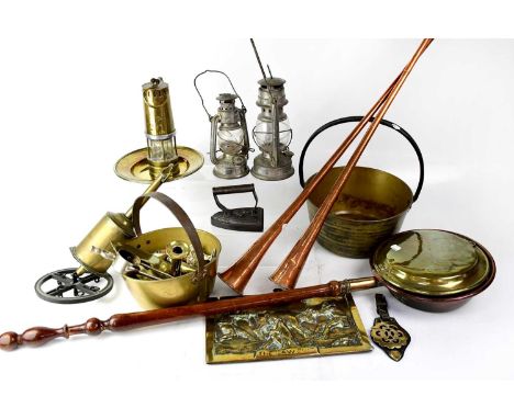 A quantity of late 19th/early 20th century mixed metalware to include two copper hunting horns, a brass and copper bed warmin