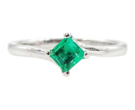 18ct white gold single stone square cut emerald ring, stamped 750, emerald approx 0.30 caratCondition Report:Approx 2.15gm, s