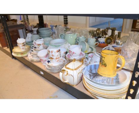 Part tea services and other ceramic and glass
