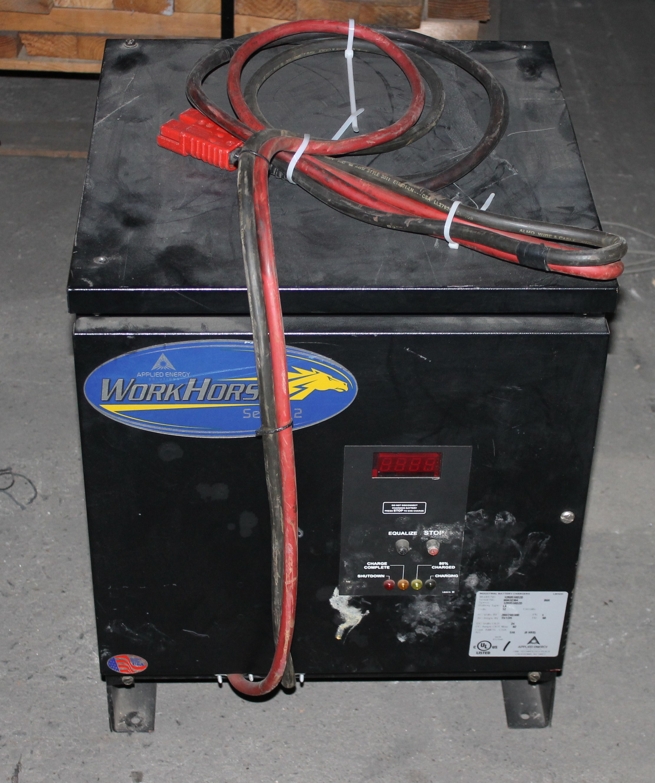 INDUSTRIAL 24 VOLT FORKLIFT / PALLET TRUCK BATTERY CHARGER, MODEL 12R0510D2D VOLTS 208/240/