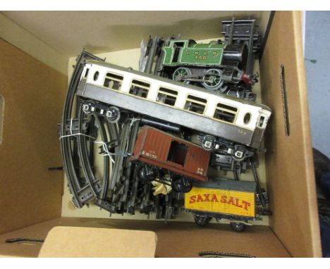 Hornby 0 gauge clockwork tin plate LNER engine with goods wagons, Pullman car and track