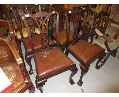 Small good quality early 20th Century mahogany dining room suite comprising: set of four Chippendale style chairs with carved