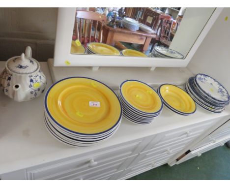 QUANTITY OF DINING CHINA, BLUE AND WHITE PATTERNED PLATES AND TEAPOT