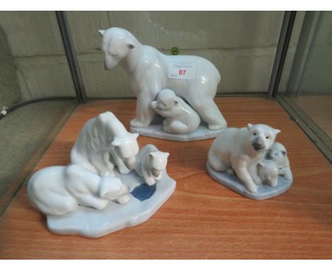 THREE LLADRO FIGURAL GROUPS OF POLAR BEARS AND CUBS
